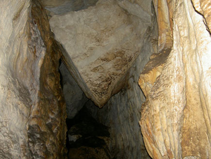 טיולים בגליל העליון: מערות עלמה